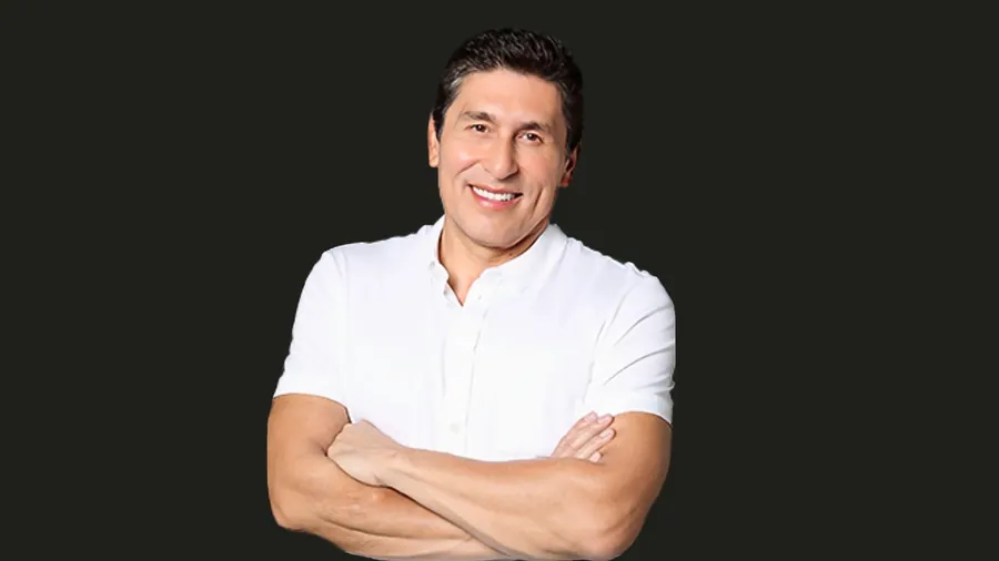 César Lozano